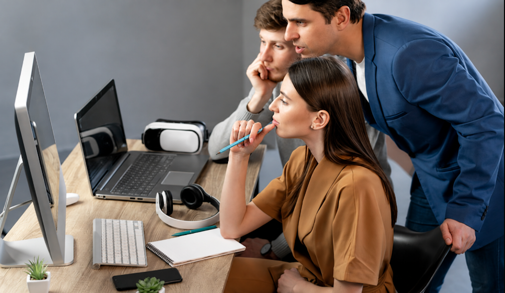 Collaborative Modern Office Workspace
