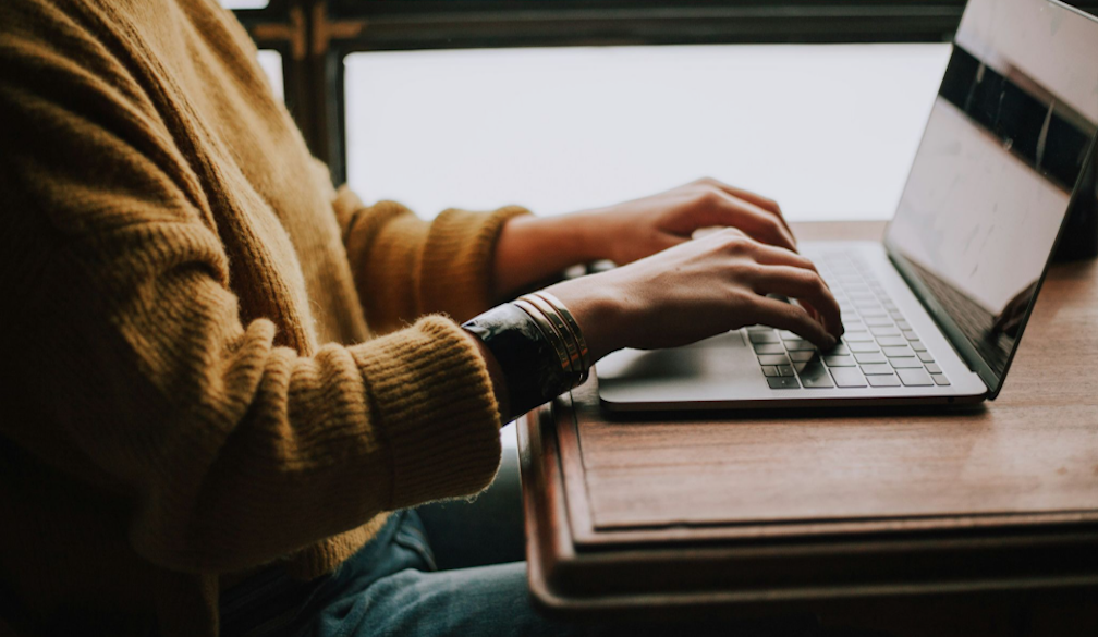 Online Retailers Laptop