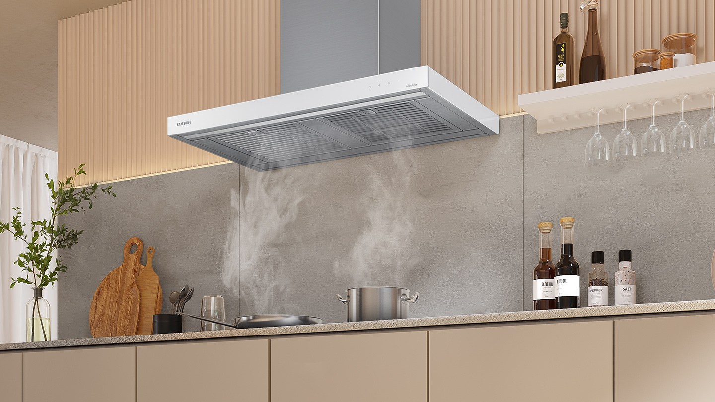Bespoke Wall-Mount Hood offers powerful ventilation that refreshes kitchens quickly.