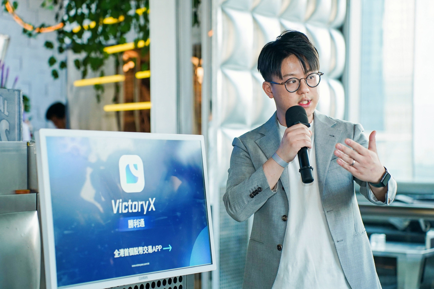 Victory is the first securities & virtual assets trading APP in Hong Kong, Mr. Kennix Chan the Executive Director of Victory Securities, said that he spent over 10 million HKD to develop the APP.