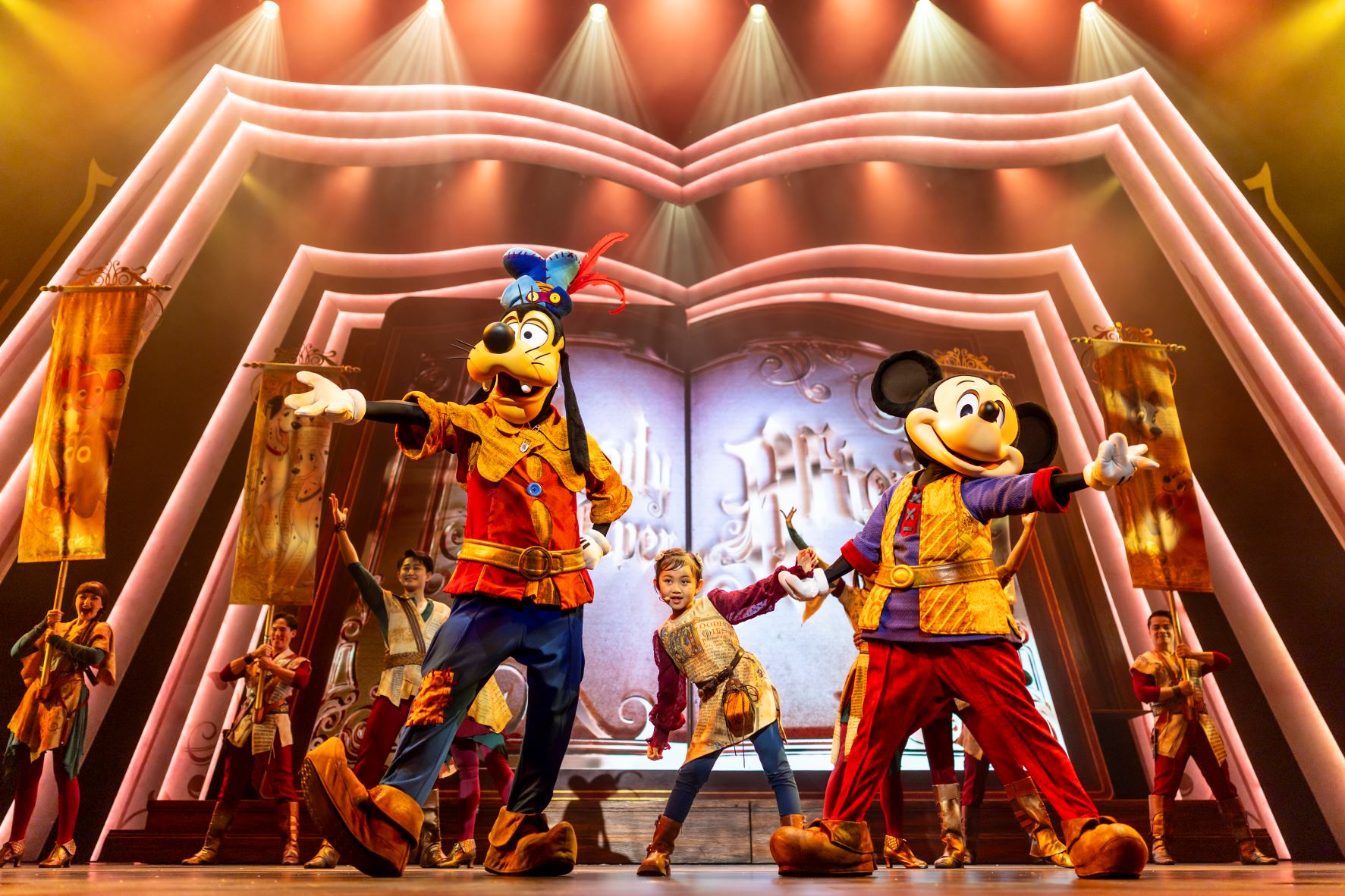 Yee Sun became part of “Mickey and the Wondrous Book” show