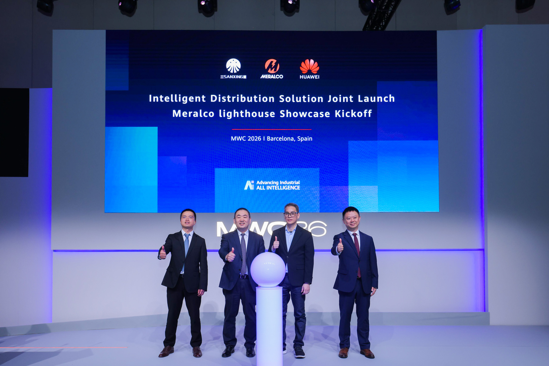 From left: Simon Zhou (General Manager of Overseas Marketing, SANXING Ningbo), David Sun (CEO, Huawei Electric Power Digitalization BU), Roque D. Bacani (Chief Information Officer, Meralco), and Perry Yang (Vice President, Huawei Optical Business Product Line) launching Huawei IDS