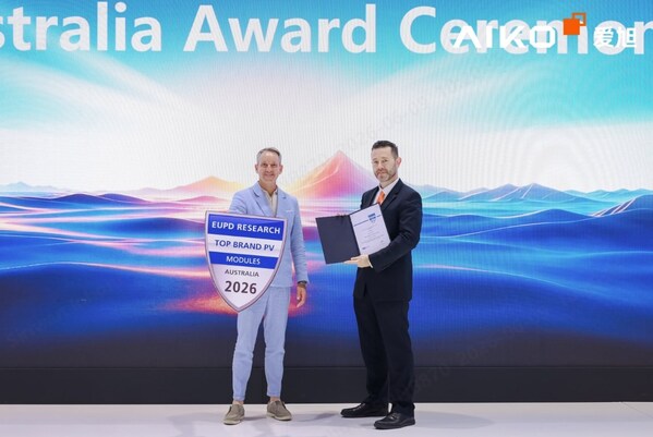 Thomas Bywater (left) receives EUPD Research’s Top Brand PV 2026 Australia Thomas Bywater (left) receives EUPD Research’s Top Brand PV 2026 Australia