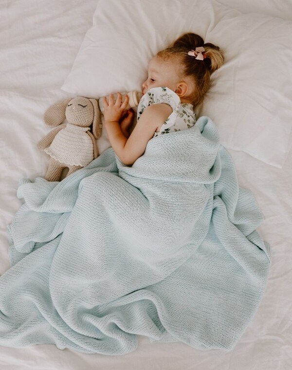 Woven Woven Kids Bamboo Weighted Blanket in Glacier Blue 1.5kg Woven Woven Kids Bamboo Weighted Blanket in Glacier Blue 1.5kg