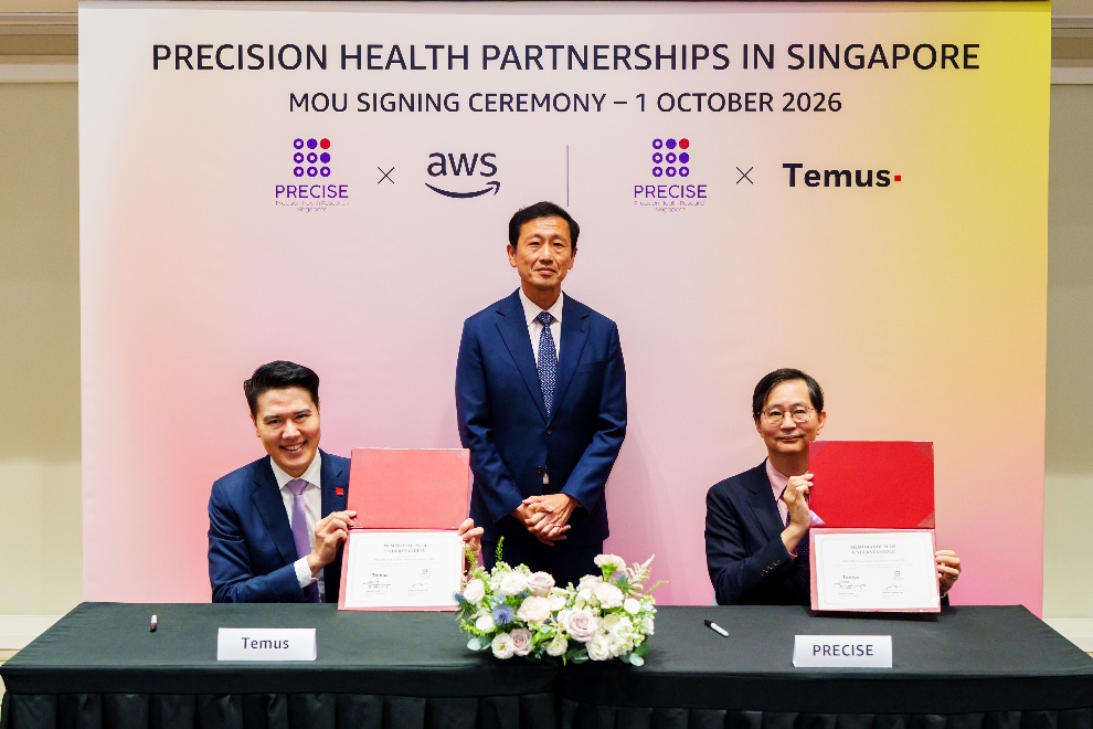 Left to Right: Mr Sng Ren Yeong, CEO, Temus; Mr Ong Ye Kung, Minister for Health and Coordinating Minister for Social Policies; Professor Patrick Tan, Executive Director, PRECISE