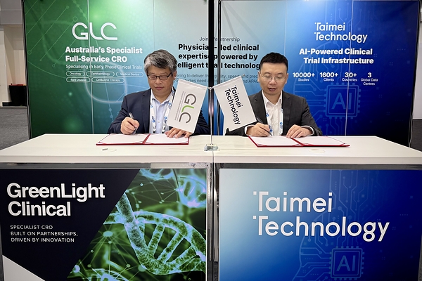 Signing Ceremony of Taimei Technology and GreenLight Clinical Signing Ceremony of Taimei Technology and GreenLight Clinical